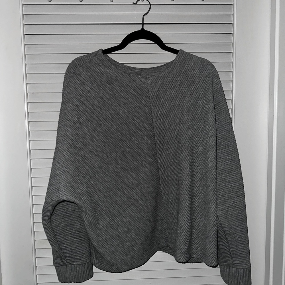 Grey sweatshirt